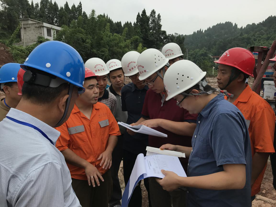 省交通運輸廳工程質(zhì)量監(jiān)督局督查組赴成資渝高速TJ6項目督查指導工作