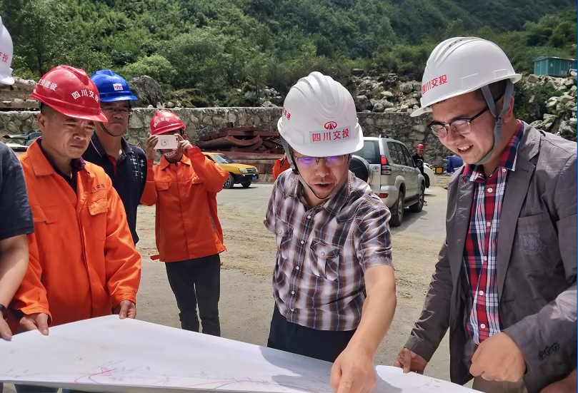 集團董事李永林同志調研康新高速K1-1項目