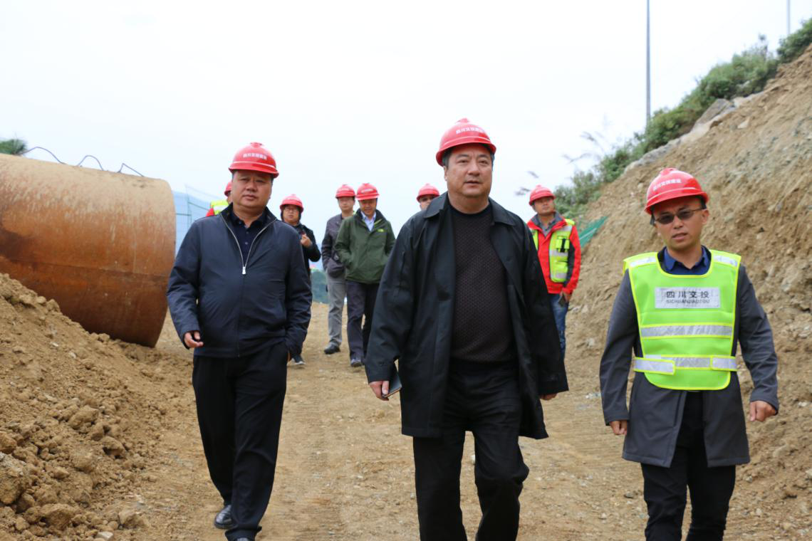 省交通運輸廳工程質量監督局督查瀘黃路改擴建試驗段工作