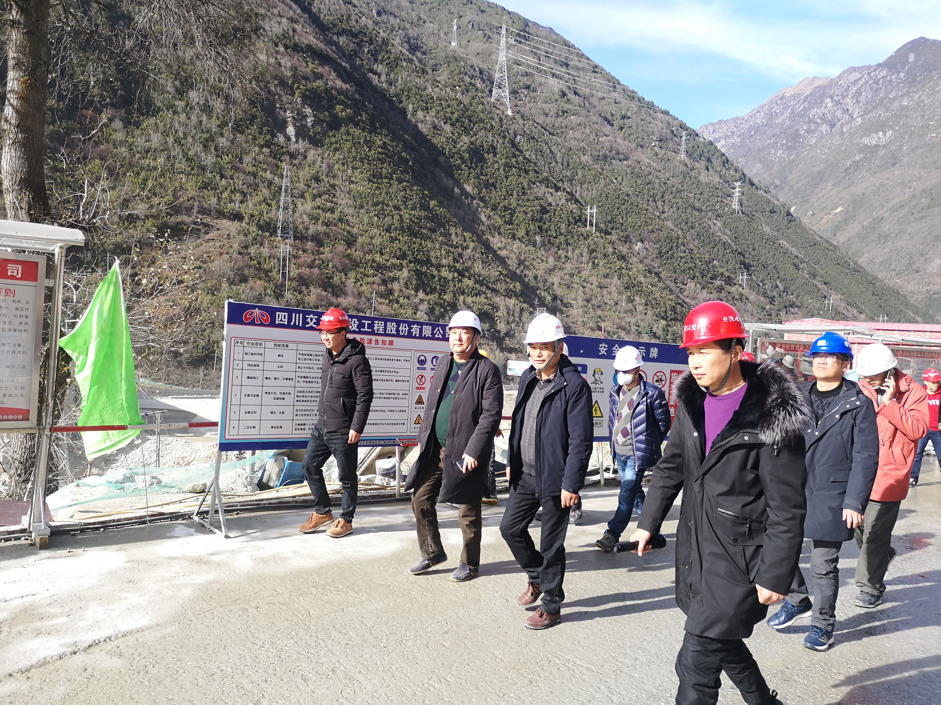 省交通運輸廳質檢站萬鴻翔處長檢查指導康新K1-1項目