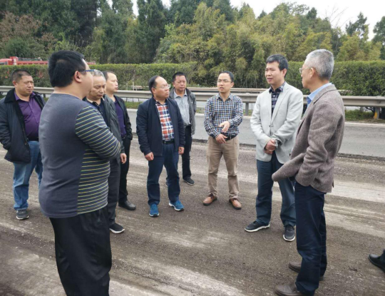 公司董事郜進(jìn)良一行赴G5京昆高速綿廣段路面中修工程現(xiàn)場調(diào)研指導(dǎo)工作