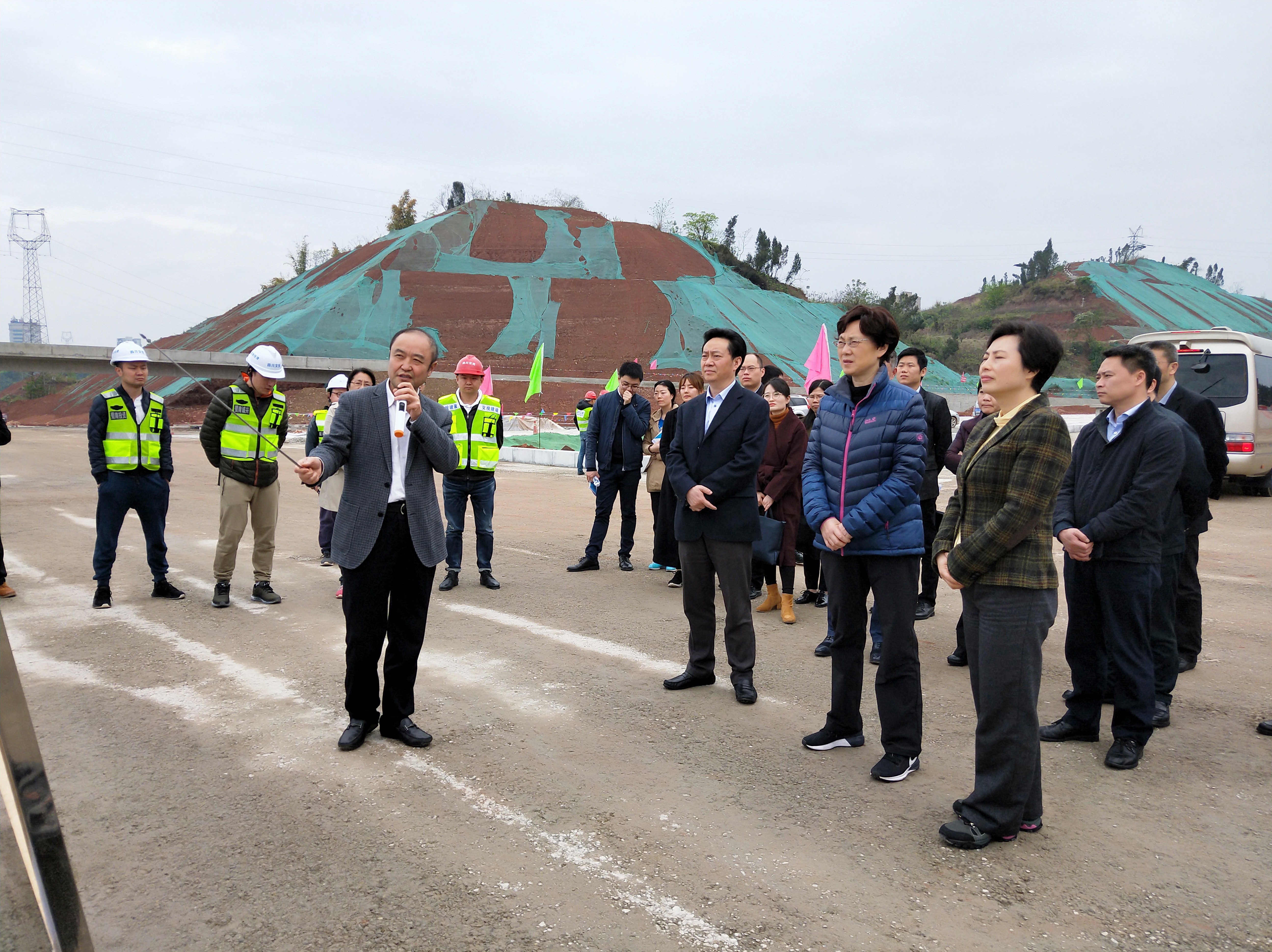 省委組織部副部長沈曉玲蒞臨 嬌子大道西延線建設(shè)項(xiàng)目調(diào)研