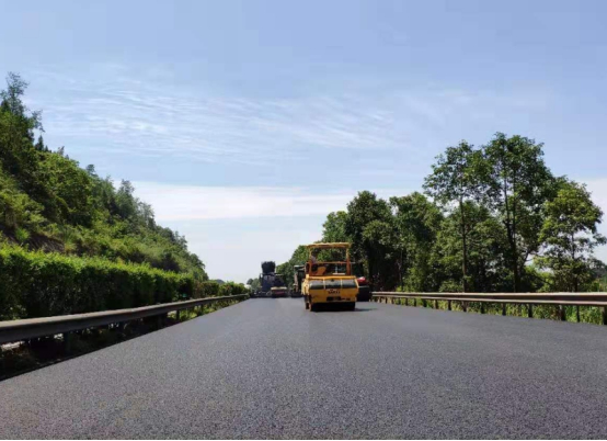 G5京昆高速公路綿廣段路面維修工程二階段（進川向）路面坑凼修補任務順利完成