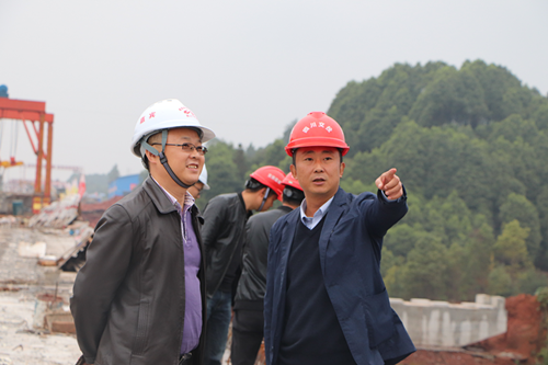 公司黨委委員、工會主席鄭植一行赴成宜高速項目部檢查勞動競賽開展情況