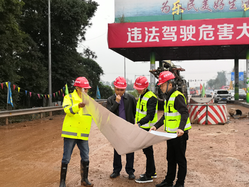 公司黨委委員、工會主席鄭植赴成樂高速擴容建設項目E2-SG2項目經理分部調研勞動競賽開展情況