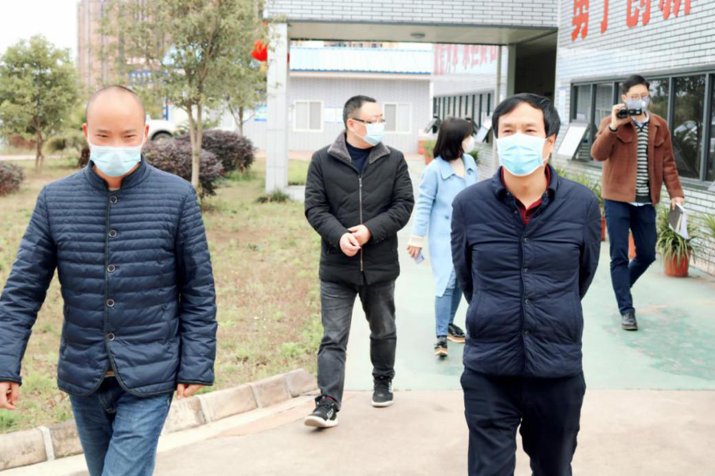 公司黨委委員、紀委書記張忠勇“四不兩直” 深入成資渝TJ6項目督查防疫及復工工作
