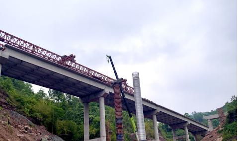 公司仁沐新LJ22標廖灣大橋右線順利貫通