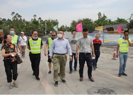 成都交投到公司南渝路微表處施工現場觀摩交流