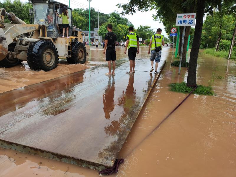 激流勇進疏水系 多措并舉保平安  —四川交投建設成樂擴容項目積極投身地方搶險救援工作