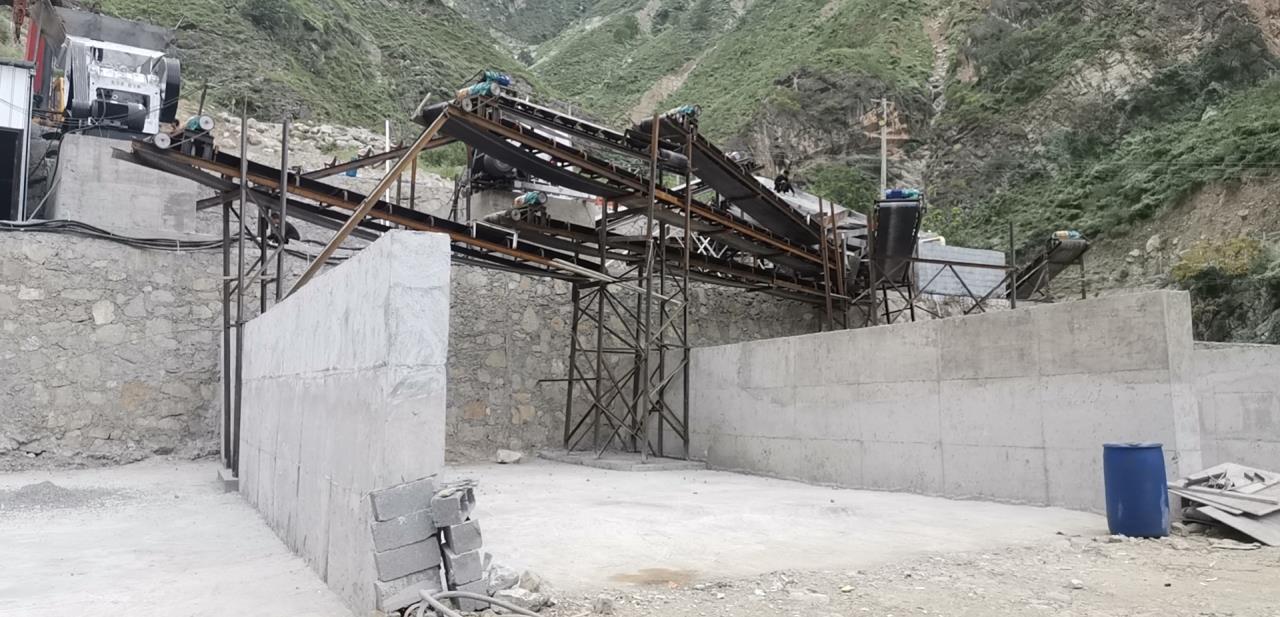 變廢為寶——沿江高速首座碎石加工場投入運營
