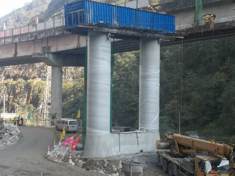 雅西高速公路姚河壩1號特大橋恢復重建4根樁基澆筑完成