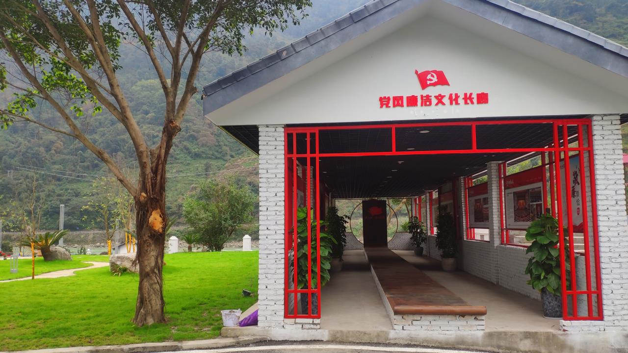 廉潔長(zhǎng)廊整體.jpg