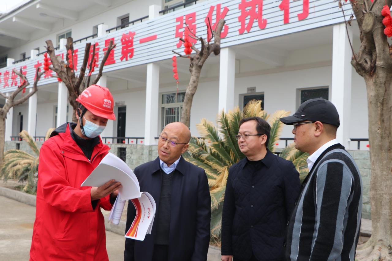 集團(tuán)公司黨委委員、董事李永林帶隊(duì)調(diào)研LJ2-1項(xiàng)目工作 (1).JPG