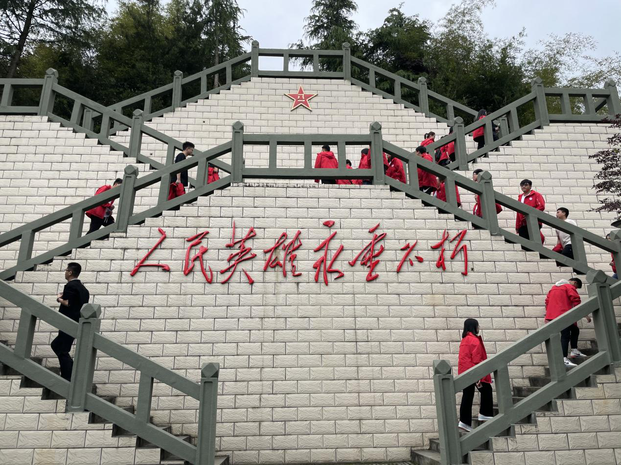 百年青春心向黨 矢志建功新時代——養護分公司團總支“青春向黨 奮力強國”五四活動