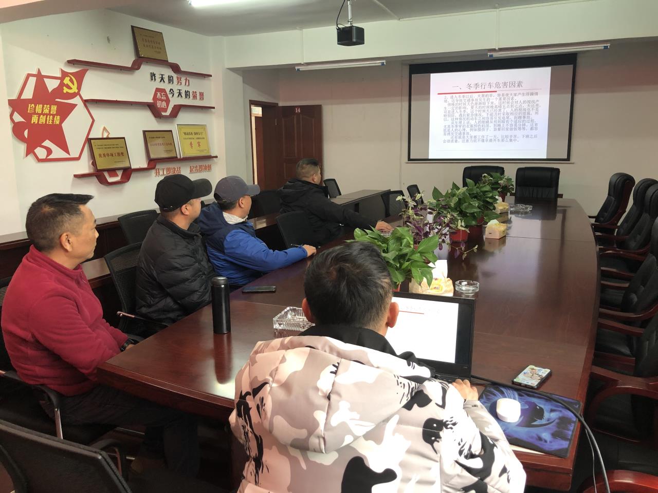 駐地建設+安全駕駛  雙線并行辦實事