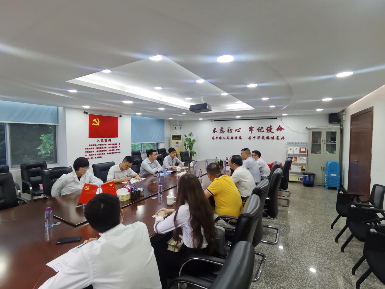 交建路面公司與珠海市鶴洲新區區政府、南水鎮人民政府分別召開合作洽談會