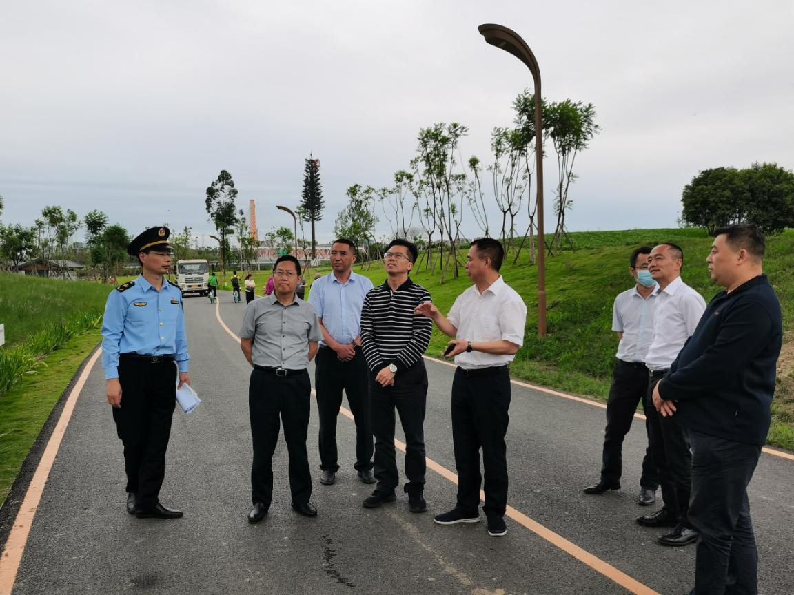 省交通運輸廳黨組成員、副廳長張勇赴成都繞城高速公路白家互通立交獨柱墩橋梁加固工程調研指導