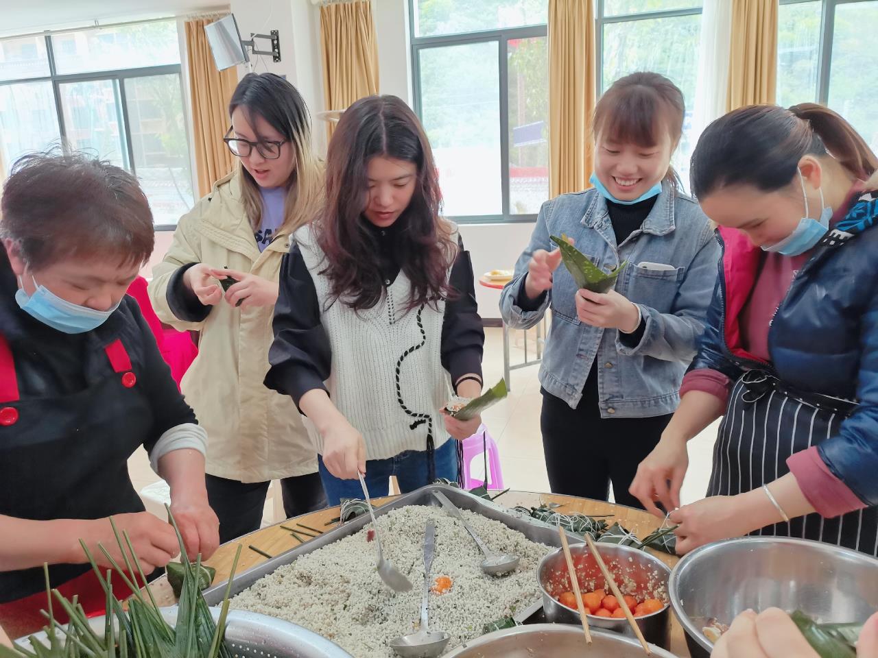 端午送廉禮  清風寄廉情 ——交建隧道公司黨總支“眼腦耳心”工作模式，打造廉潔“套餐”
