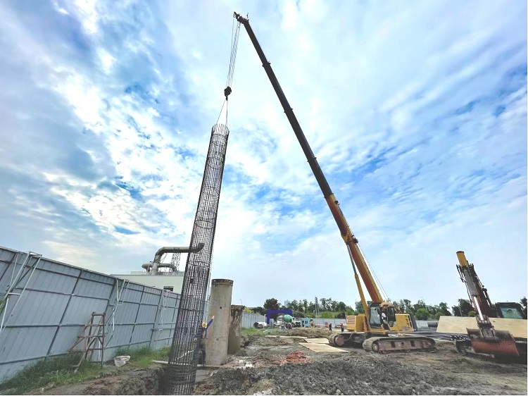 高路建筑公司承建的四川高速路網川西片區應急搶險指揮分中心項目首根樁基澆筑完成