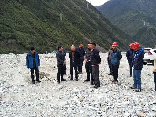 集團公司董事、藏區公司董事長李永林赴公司公路分公司承建康新高速公路K1-1項目調研指導工作