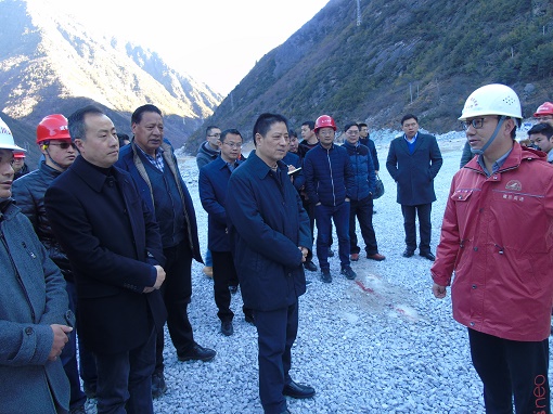 甘孜州州委書記劉成鳴赴公司公路分公司承建康新高速K1-1項目調研指導工作