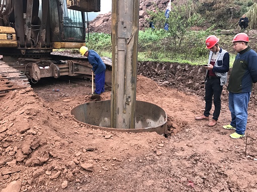 公司路面分公司承建成資渝高速公路TJ6標主線橋梁工程首根樁基澆筑成功